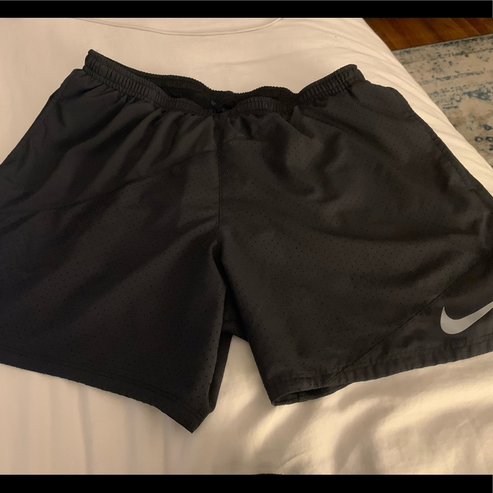 Men’s L Nike Dri-Fit shorts